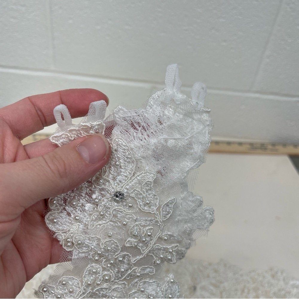 Elegant White Lace Hair Accessory